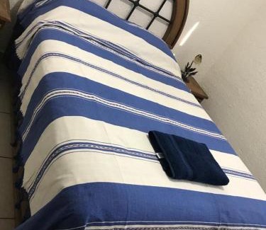 Crucecita Apartment | Departamento la crucecita, con aire acondicionado, excelente ubicación, en segunda planta