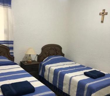 Crucecita Apartment | Departamento la crucecita, con aire acondicionado, excelente ubicación, en segunda planta