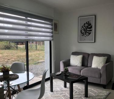 Los Angeles Apartment | Departamento Los Canelos, a metros de Avenida Las Industrias- Incluye, NETFLIX DirecTV aire acondicionado, Internet