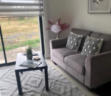 Los Angeles Apartment | Departamento Los Canelos, a metros de Avenida Las Industrias- Incluye, NETFLIX DirecTV aire acondicionado, Internet