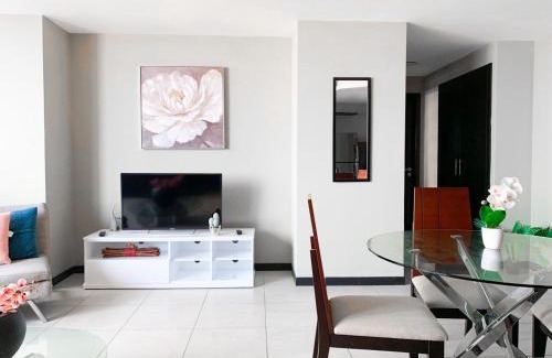 Puerto Santa Ana Apartment | Departamento Moderno y Acogedor