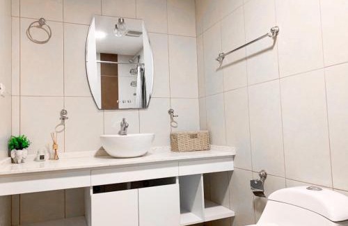 Puerto Santa Ana Apartment | Departamento Moderno y Acogedor