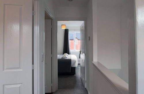 Hilton House | Derby Luxury Apartment - Foss Road- Sleeps4