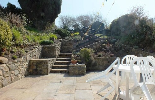 Newport Cottage | DERLWYN, pet friendly, with open fire in Newport, Pembrokeshire