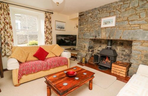 Mydroilin House | Derwen Villa