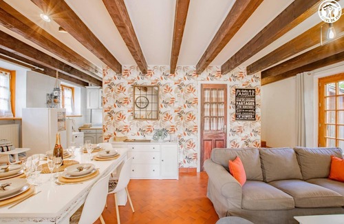 Tournus House | Des Histoires Danges le Gîte