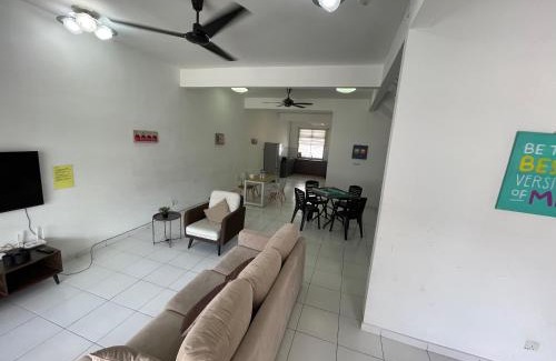 Taman Desa Tebrau House | Desa Tebrau 2 5mins IKEA Toppen PeiKin AICC HeLiXuan Restaurant