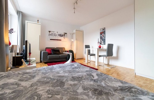 Am Luitpoldpark Apartment | Description