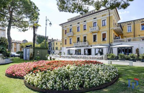 Desenzano del Garda City Centre Apartment | DesenzanoLoft Official Partner Homes & Villas by Marriott Bonvoy - Palazzo Visconti Luxury Suite