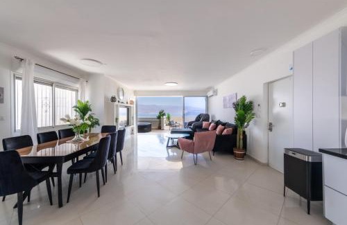 Eilat Apartment | Desert and Sea-penthouse Full Sea view