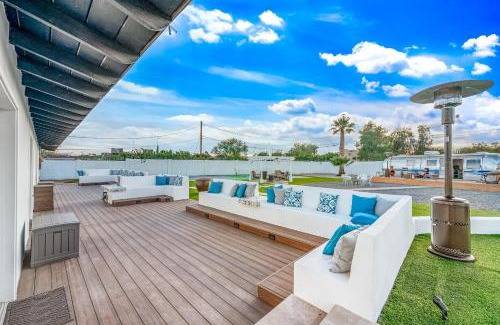 Paradise Valley Village House | Desert Azul w/Airstream