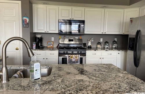 Rio Rancho House | Desert Beach House with a Mountain View - Private Pool and Hot Tub!