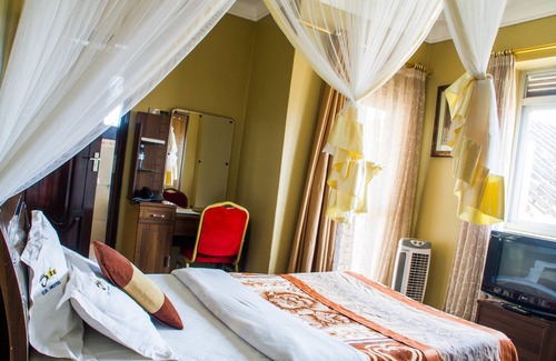 Arua Hotel | Desert Breeze