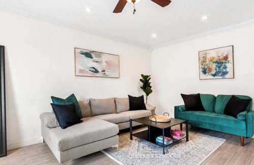 Cavalier Vista House | Desert Cactus Oasis Pool - walk to Old Town!