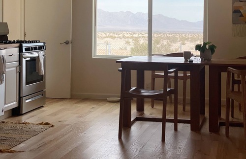 Wonder Valley House | Desert Dream Cabin w/Healing Soaking Tub! Private Escape near Joshua Tree, CA