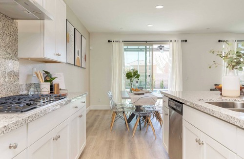 Coachella Cottage | Desert Eden by Avantstay 6BR w/Ensuite Backyard Oasis w/Pool & Hot Tub!