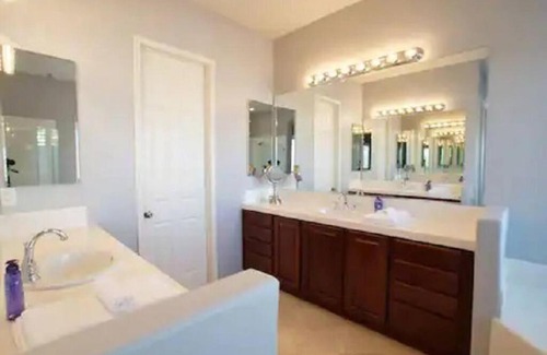 Terra Lago House | Desert Escape 4Bd/3Ba W/ Salt water pool and spa