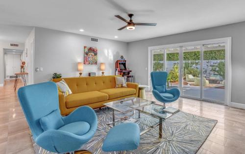 Sunmor House | Desert Flamingo PS