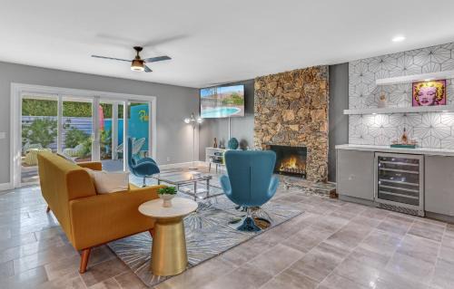 Sunmor House | Desert Flamingo PS