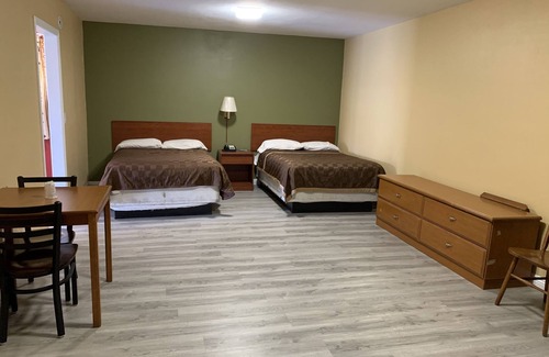 Corona Hotel | Desert Inn Motel