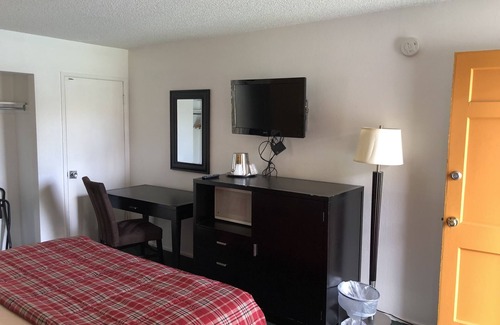 Tahquitz River Estates Hotel | Desert Lodge