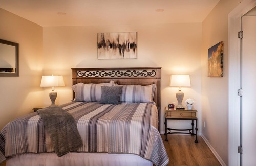 Uptown Sedona Hotel | Desert Marigold Junior Suite #105 @ Sedona Uptown Suites