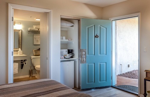 Uptown Sedona Hotel | Desert Marigold Junior Suite #105 @ Sedona Uptown Suites
