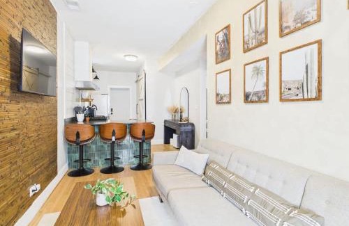 West Town Apartment | Desert Mirage 2BR Patio & Free Parking