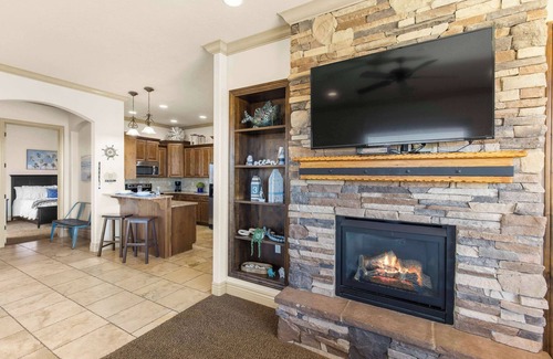 St. George Condo | Desert Ocean Vibes- Full Amenities