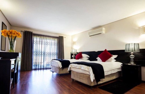 Upington Hotel | Desert Palace Hotel & Casino Resort