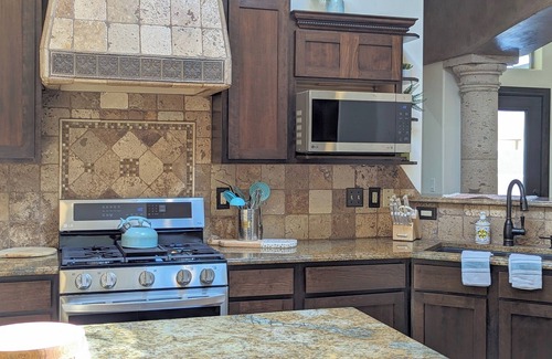 Las Cruces House | Desert Paradise, hot tub year round!