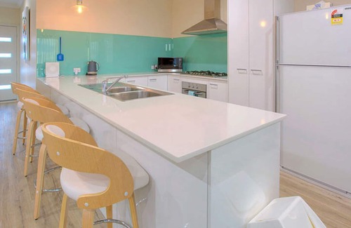 Exmouth House | Desert Rose - Has it all and More. Marina house with all the extras.