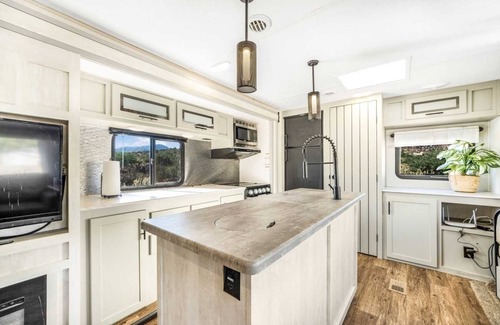 Jacumba RV Rental | Desert Tiny Home B25: Relaxing Desert Accommodation w/Comfort Amenities