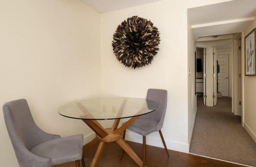 Belmont House | Desert Vibe 1BR in SE PDX - Local Bars & Food
