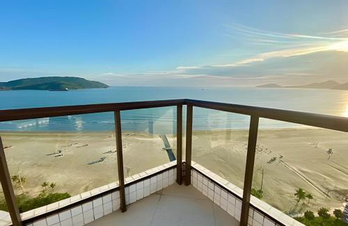 Boqueirao Apartment | Desfrute do Conforto à Beira-Mar: Vista Exclusiva