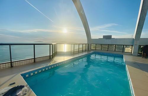 Boqueirao Apartment | Desfrute do Conforto à Beira-Mar: Vista Exclusiva
