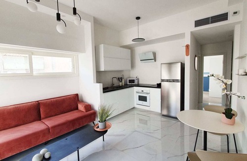 Tel Aviv City Center Apartment | Design 2 Bdr Apartment - Habima TL60