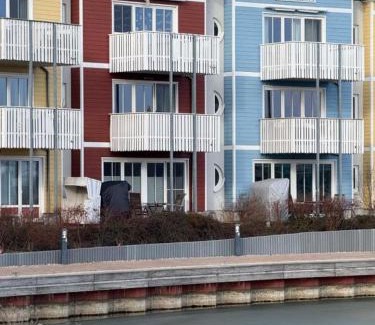 Steinbeckervorstadt Apartment | Design Appartment Picasso am Yachthafen Greifswald