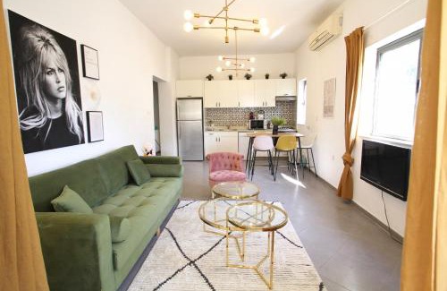 Tel Aviv Apartment | Design & Balcony in City Center by FeelHome
