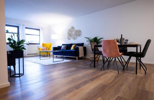 Bad Neuenahr-Ahrweiler Apartment | Design-Ferienwohnung in Bad Neuenahr: Platz für 4, Küche, WiFi, Netflix