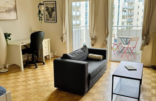 Leipziger Vorstadt Apartment | Design Studio I Center I Green