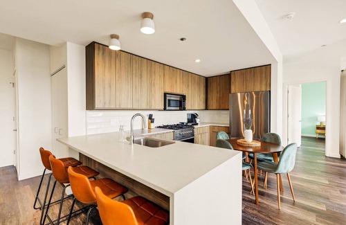 River West Apartment | Designer 3BR Penthouse l Private Patio l Rooftop l Gym l 5-Star Location