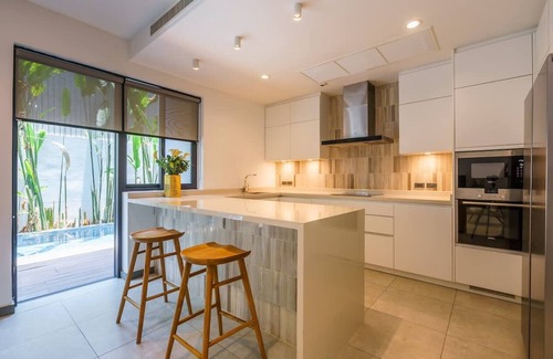 Khlong Tan Nuea Villa | Designer 49 Pool Villa