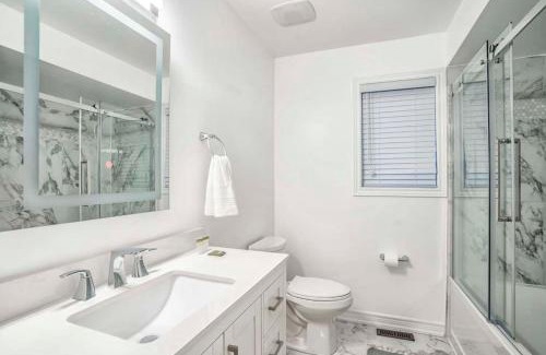 Streetsville Villa | Designer 4BR Executive Townhome w/Parking