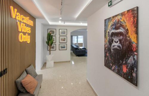 Paceville Apartment | Designer - 60 Seconds to the Beach I Free Parking!