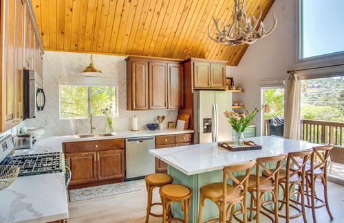 Lake Arrowhead Cottage | Designer A-frame in Lake Arrowhead w/Game Room