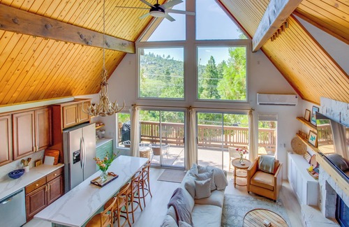 Lake Arrowhead Cottage | Designer A-frame in Lake Arrowhead w/Game Room
