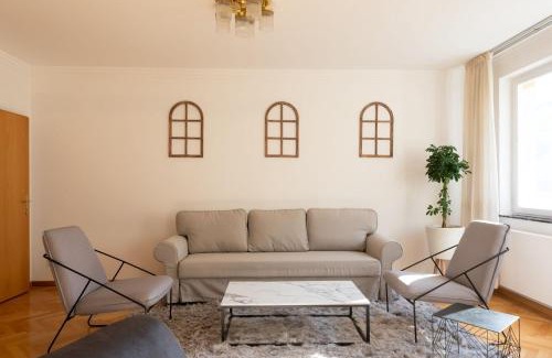 Gersthof Apartment | Designer Apartments