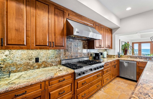 Oxnard Shores House | Designer Beachfront Villa in Oxnard Shores.