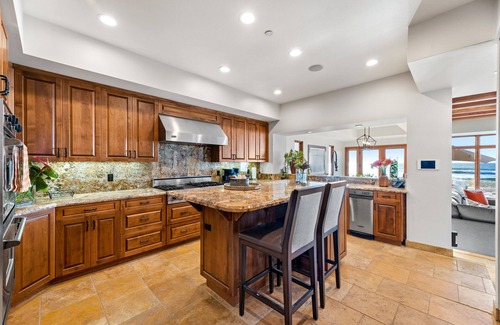 Oxnard Shores House | Designer Beachfront Villa in Oxnard Shores.